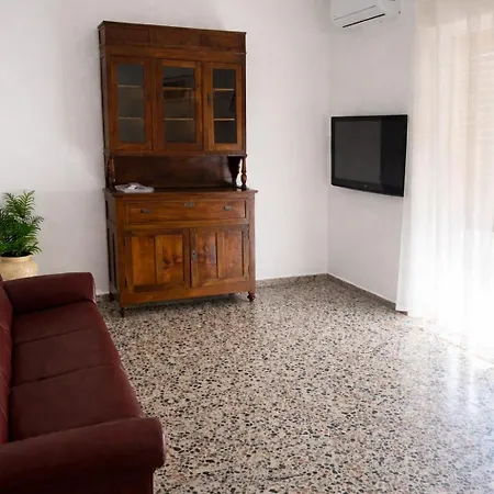 L&r House Osini
